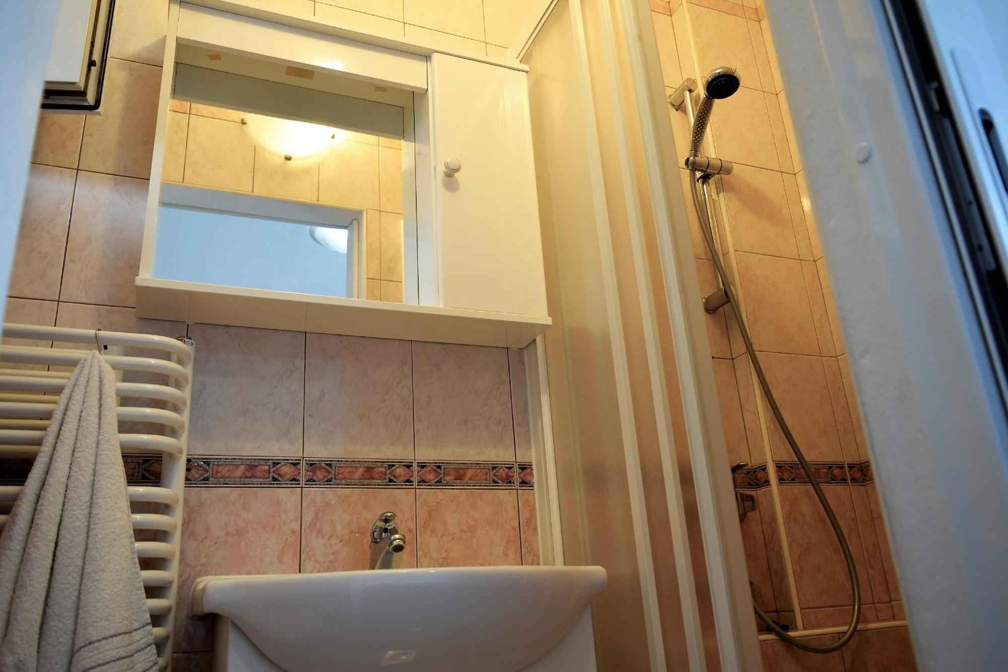 Sunnyy Beacch Apartments Banjol Pokoj fotografie